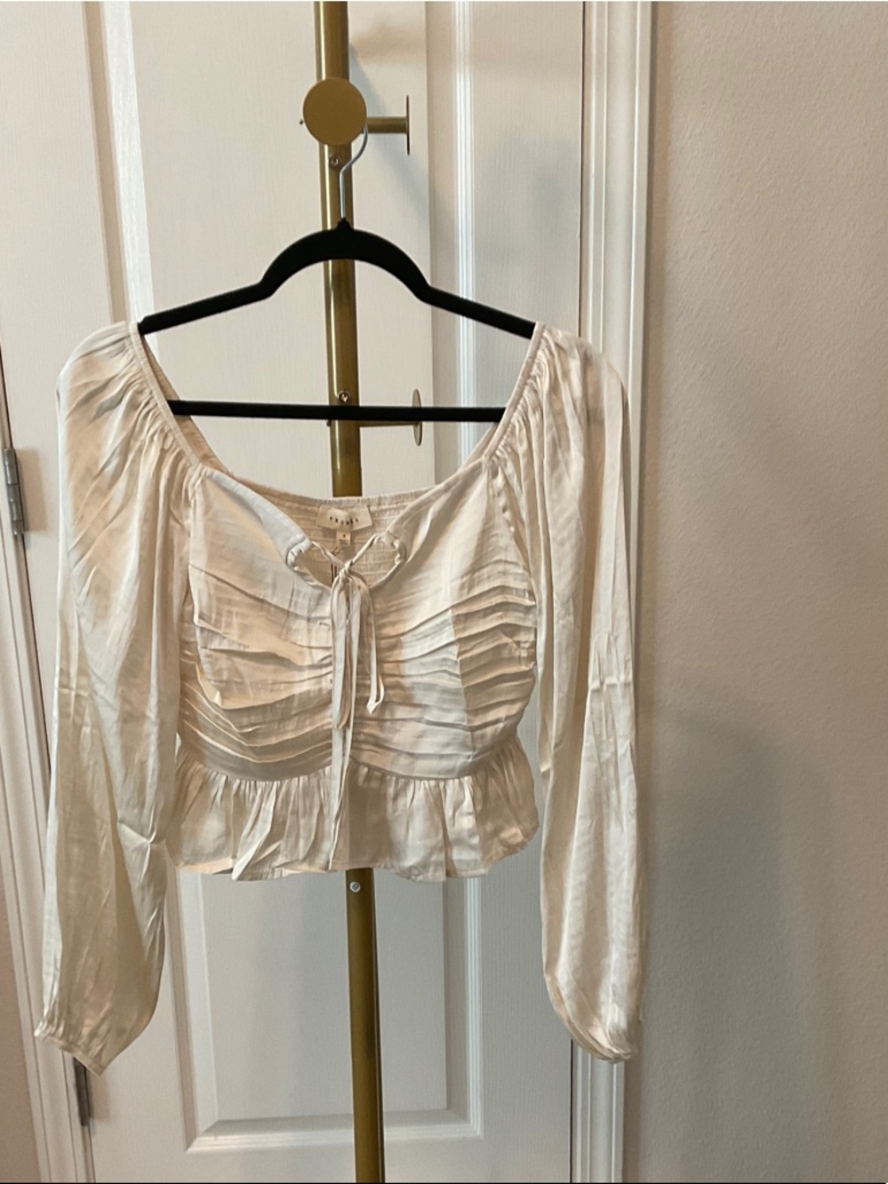 Promesa Cream Tie-Front Peasant Blouse